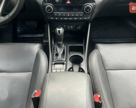 Бежевый Хендай Туксон, объемом двигателя 2 л и пробегом 98 тыс. км за 26700 $, фото 37 на Automoto.ua