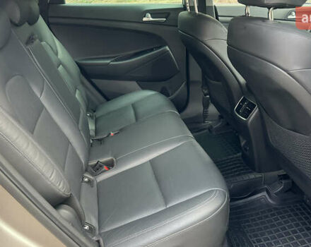 Бежевый Хендай Туксон, объемом двигателя 2 л и пробегом 98 тыс. км за 26700 $, фото 28 на Automoto.ua