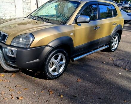 Бежевий Хендай Туксон, об'ємом двигуна 2 л та пробігом 250 тис. км за 7500 $, фото 1 на Automoto.ua