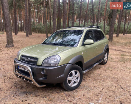 Бежевий Хендай Туксон, об'ємом двигуна 1.98 л та пробігом 325 тис. км за 6500 $, фото 1 на Automoto.ua