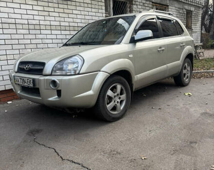 Бежевый Хендай Туксон, объемом двигателя 2 л и пробегом 325 тыс. км за 7400 $, фото 1 на Automoto.ua