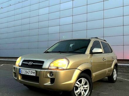Бежевый Хендай Туксон, объемом двигателя 2 л и пробегом 200 тыс. км за 6500 $, фото 1 на Automoto.ua