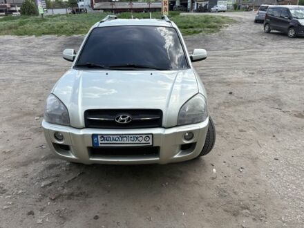 Хендай Туксон 2007 в Купянске на Automoto.ua Бежевый Хендай Туксон, объемом двигателя 0 л и пробегом 217 тыс. км за 5000 $, фото 1 на Automoto.ua