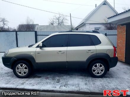 Бежевый Хендай Туксон, объемом двигателя 2 л и пробегом 211 тыс. км за 7999 $, фото 1 на Automoto.ua