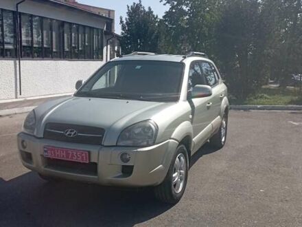 Хендай Туксон 2007 в Ровно на Automoto.ua Бежевый Хендай Туксон, объемом двигателя 2 л и пробегом 184 тыс. км за 7800 $, фото 1 на Automoto.ua