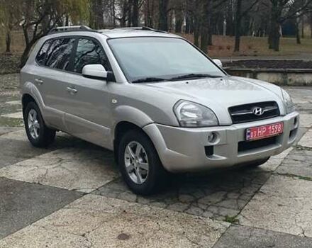 Бежевый Хендай Туксон, объемом двигателя 2 л и пробегом 254 тыс. км за 7700 $, фото 1 на Automoto.ua