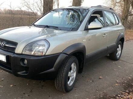 Бежевий Хендай Туксон, об'ємом двигуна 2 л та пробігом 344 тис. км за 6200 $, фото 1 на Automoto.ua