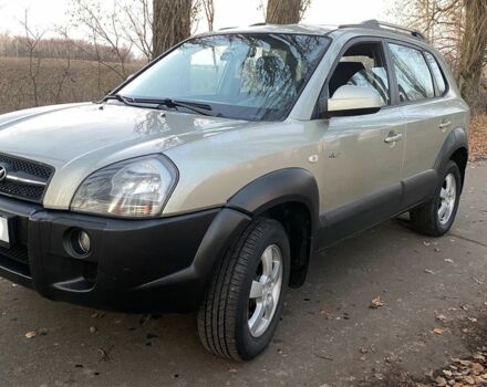 Бежевый Хендай Туксон, объемом двигателя 2 л и пробегом 344 тыс. км за 6200 $, фото 1 на Automoto.ua