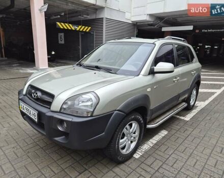 Бежевый Хендай Туксон, объемом двигателя 1.98 л и пробегом 146 тыс. км за 8200 $, фото 1 на Automoto.ua