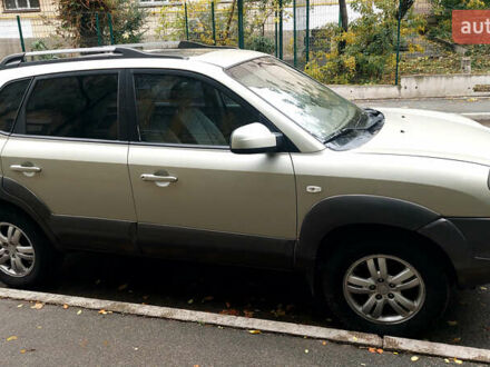 Хендай Туксон 2008 в Киеве на Automoto.ua Бежевый Хендай Туксон, объемом двигателя 1.98 л и пробегом 215 тыс. км за 8200 $, фото 1 на Automoto.ua