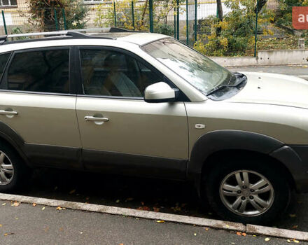 Хендай Туксон 2008 в Киеве на Automoto.ua Бежевый Хендай Туксон, объемом двигателя 1.98 л и пробегом 215 тыс. км за 8200 $, фото 1 на Automoto.ua