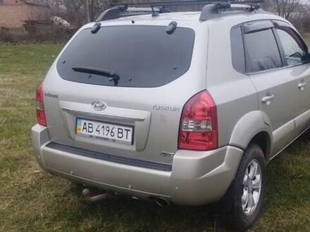 Бежевый Хендай Туксон, объемом двигателя 1.98 л и пробегом 292 тыс. км за 9000 $, фото 1 на Automoto.ua