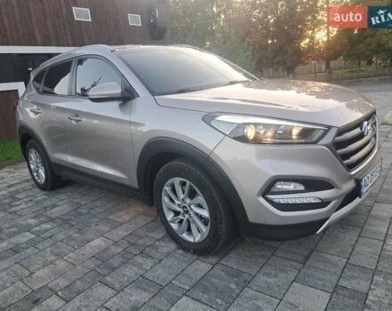 Бежевий Хендай Туксон, об'ємом двигуна 1.7 л та пробігом 232 тис. км за 14999 $, фото 1 на Automoto.ua
