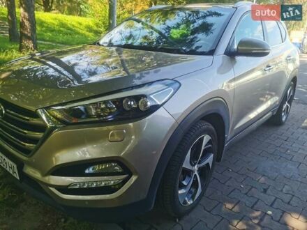 Хендай Туксон 2017 в Коростене на Automoto.ua Бежевый Хендай Туксон, объемом двигателя 2 л и пробегом 125 тыс. км за 19000 $, фото 1 на Automoto.ua