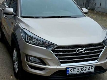 Бежевый Хендай Туксон, объемом двигателя 2 л и пробегом 124 тыс. км за 20600 $, фото 1 на Automoto.ua