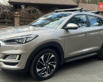 Бежевый Хендай Туксон, объемом двигателя 2 л и пробегом 98 тыс. км за 26700 $, фото 1 на Automoto.ua