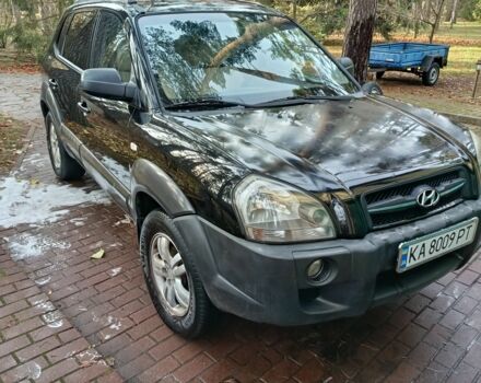 Черный Хендай Туксон, объемом двигателя 2 л и пробегом 320 тыс. км за 7000 $, фото 2 на Automoto.ua