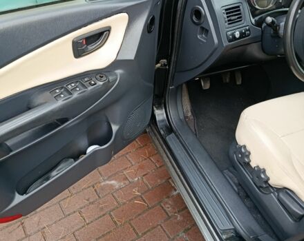 Черный Хендай Туксон, объемом двигателя 2 л и пробегом 320 тыс. км за 7000 $, фото 7 на Automoto.ua