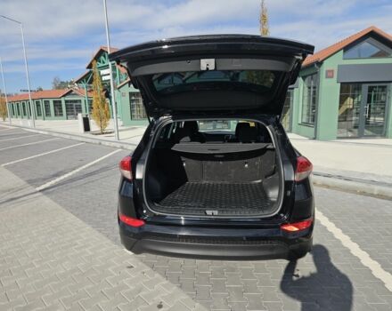 Чорний Хендай Туксон, об'ємом двигуна 2 л та пробігом 187 тис. км за 17000 $, фото 11 на Automoto.ua