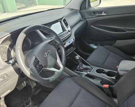 Чорний Хендай Туксон, об'ємом двигуна 2 л та пробігом 187 тис. км за 17000 $, фото 15 на Automoto.ua