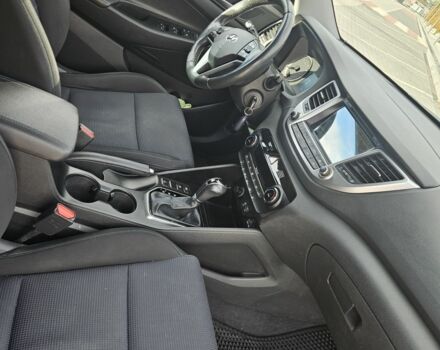 Чорний Хендай Туксон, об'ємом двигуна 2 л та пробігом 187 тис. км за 17000 $, фото 14 на Automoto.ua