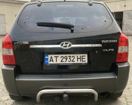 Чорний Хендай Туксон, об'ємом двигуна 2 л та пробігом 248 тис. км за 6500 $, фото 3 на Automoto.ua
