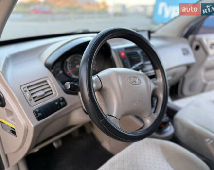 Хендай Туксон 2004 у Тернополі на Automoto.ua Чорний Хендай Туксон, об'ємом двигуна 1.99 л та пробігом 293 тис. км за 6300 $, фото 31 на Automoto.ua