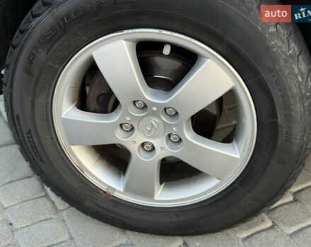 Хендай Туксон 2004 у Тернополі на Automoto.ua Чорний Хендай Туксон, об'ємом двигуна 1.99 л та пробігом 293 тис. км за 6300 $, фото 32 на Automoto.ua