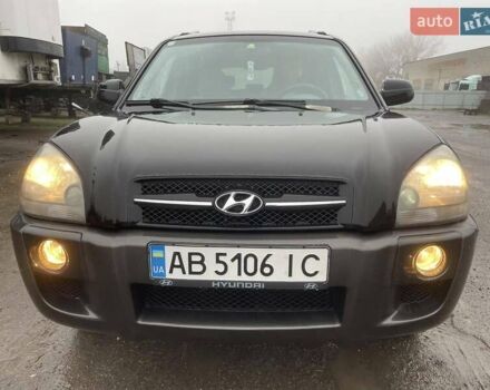 Черный Хендай Туксон, объемом двигателя 1.99 л и пробегом 204 тыс. км за 6100 $, фото 6 на Automoto.ua