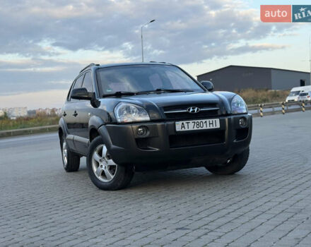 Хендай Туксон 2004 у Тернополі на Automoto.ua Чорний Хендай Туксон, об'ємом двигуна 1.99 л та пробігом 293 тис. км за 6300 $, фото 1 на Automoto.ua