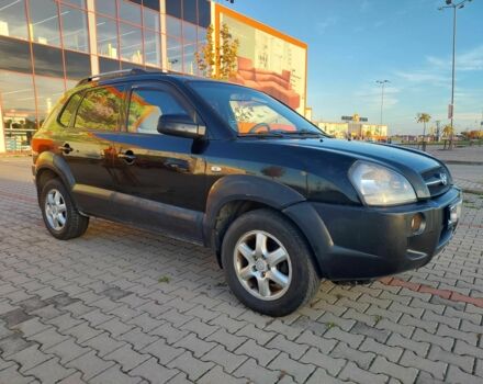 Черный Хендай Туксон, объемом двигателя 0 л и пробегом 335 тыс. км за 3700 $, фото 1 на Automoto.ua