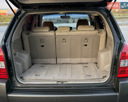 Хендай Туксон 2004 у Тернополі на Automoto.ua Чорний Хендай Туксон, об'ємом двигуна 1.99 л та пробігом 293 тис. км за 6300 $, фото 22 на Automoto.ua