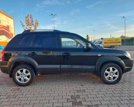 Черный Хендай Туксон, объемом двигателя 0 л и пробегом 335 тыс. км за 3700 $, фото 2 на Automoto.ua