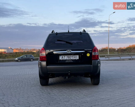 Хендай Туксон 2004 у Тернополі на Automoto.ua Чорний Хендай Туксон, об'ємом двигуна 1.99 л та пробігом 293 тис. км за 6300 $, фото 21 на Automoto.ua