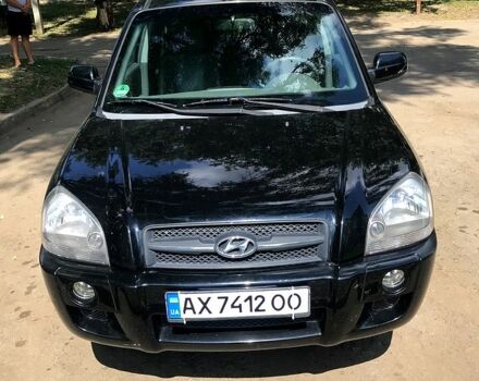Хендай Туксон 2005 в Первомайском на Automoto.ua Черный Хендай Туксон, объемом двигателя 2 л и пробегом 253 тыс. км за 7700 $, фото 3 на Automoto.ua