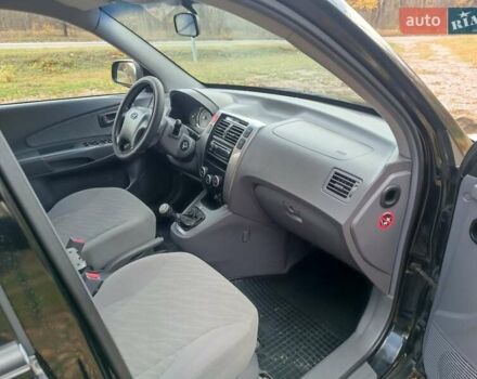 Хендай Туксон 2005 в Харькове на Automoto.ua Черный Хендай Туксон, объемом двигателя 1.98 л и пробегом 192 тыс. км за 7200 $, фото 18 на Automoto.ua