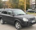 Чорний Хендай Туксон, об'ємом двигуна 2 л та пробігом 260 тис. км за 3750 $, фото 2 на Automoto.ua