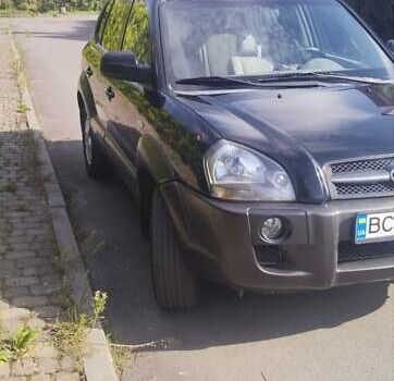 Чорний Хендай Туксон, об'ємом двигуна 1.99 л та пробігом 254 тис. км за 7800 $, фото 5 на Automoto.ua