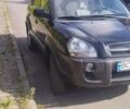Чорний Хендай Туксон, об'ємом двигуна 1.99 л та пробігом 254 тис. км за 7800 $, фото 5 на Automoto.ua