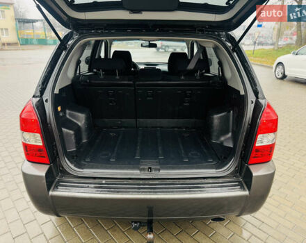 Черный Хендай Туксон, объемом двигателя 1.98 л и пробегом 252 тыс. км за 7300 $, фото 19 на Automoto.ua