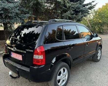 Хендай Туксон 2005 у Вознесенске на Automoto.ua Чорний Хендай Туксон, об'ємом двигуна 1.98 л та пробігом 144 тис. км за 7500 $, фото 8 на Automoto.ua