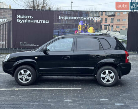 Хендай Туксон 2005 у Полтаві на Automoto.ua Чорний Хендай Туксон, об'ємом двигуна 1.98 л та пробігом 175 тис. км за 7700 $, фото 3 на Automoto.ua