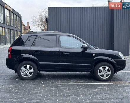 Хендай Туксон 2005 у Полтаві на Automoto.ua Чорний Хендай Туксон, об'ємом двигуна 1.98 л та пробігом 175 тис. км за 7700 $, фото 11 на Automoto.ua