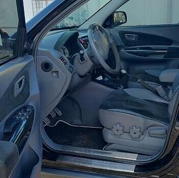 Хендай Туксон 2005 в Харькове на Automoto.ua Черный Хендай Туксон, объемом двигателя 1.98 л и пробегом 173 тыс. км за 8000 $, фото 23 на Automoto.ua