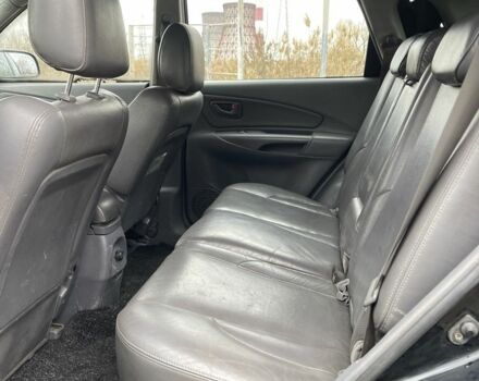Чорний Хендай Туксон, об'ємом двигуна 2 л та пробігом 320 тис. км за 3000 $, фото 13 на Automoto.ua