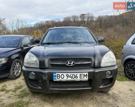Черный Хендай Туксон, объемом двигателя 2 л и пробегом 211 тыс. км за 4444 $, фото 2 на Automoto.ua