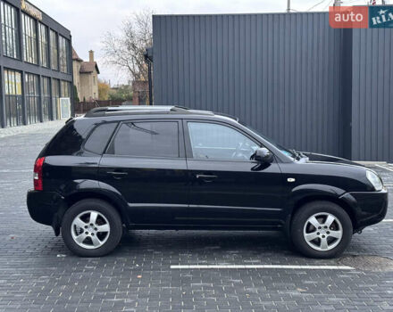 Хендай Туксон 2005 у Полтаві на Automoto.ua Чорний Хендай Туксон, об'ємом двигуна 1.98 л та пробігом 175 тис. км за 7700 $, фото 10 на Automoto.ua
