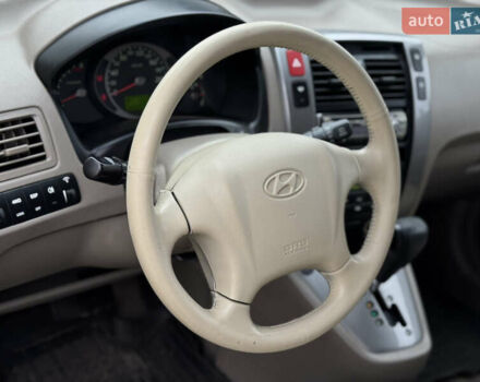 Черный Хендай Туксон, объемом двигателя 2.7 л и пробегом 220 тыс. км за 6950 $, фото 11 на Automoto.ua