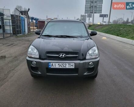 Чорний Хендай Туксон, об'ємом двигуна 2 л та пробігом 180 тис. км за 4500 $, фото 1 на Automoto.ua