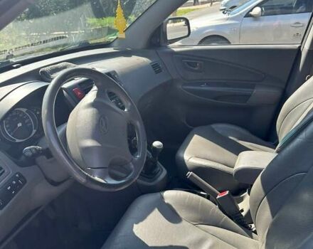 Хендай Туксон 2005 в Балаклее на Automoto.ua Черный Хендай Туксон, объемом двигателя 1.98 л и пробегом 225 тыс. км за 7000 $, фото 4 на Automoto.ua